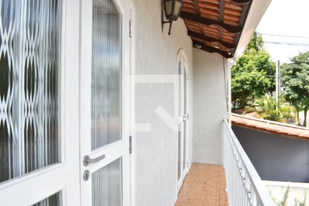 Casa para alugar com 180m², 3 quartos e 2 vagas Casa para alugar com 180m², 3 quartos e 2 vagasSacada