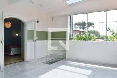 Casa para alugar com 180m², 3 quartos e 2 vagas Casa para alugar com 180m², 3 quartos e 2 vagasVaranda