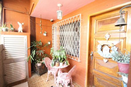 Casa de condomínio à venda com 208m², 4 quartos e 2 vagasVaranda