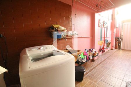 Casa de condomínio à venda com 208m², 4 quartos e 2 vagasÁrea de serviço