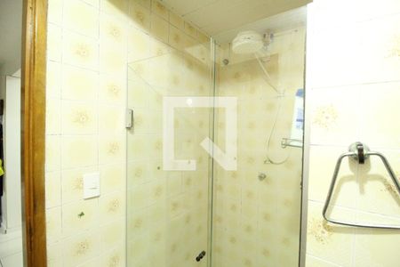 Casa de condomínio à venda com 208m², 4 quartos e 2 vagasBanheiro da suíte 1