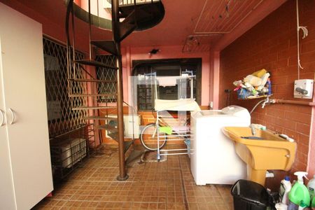 Casa de condomínio à venda com 208m², 4 quartos e 2 vagasÁrea de serviço