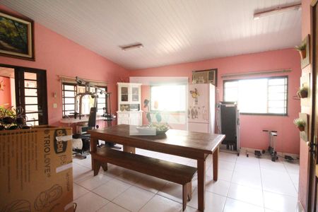 Casa de condomínio à venda com 208m², 4 quartos e 2 vagasTerraço