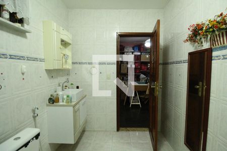 Casa de condomínio à venda com 208m², 4 quartos e 2 vagasBanheiro da suíte 2