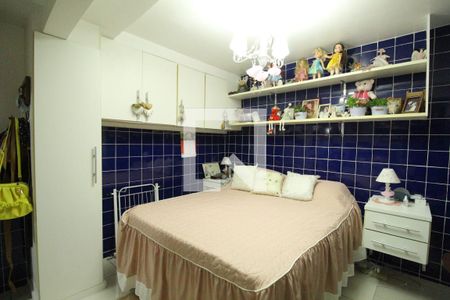 Casa de condomínio à venda com 208m², 4 quartos e 2 vagasSuíte 1