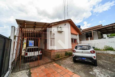 Casa para alugar com 110m², 3 quartos e 3 vagas Casa para alugar com 110m², 3 quartos e 3 vagasFachada