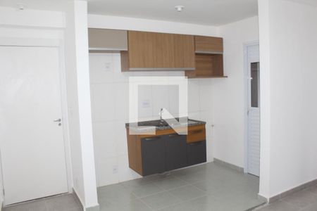 Cozinha de apartamento para alugar com 2 quartos, 42m² em Parque Silvino Pereira, Cotia