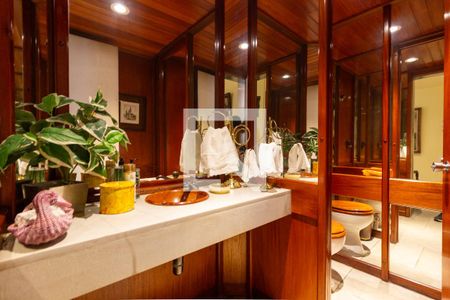 Apartamento à venda com 369m², 5 quartos e 3 vagasLavabo da sala