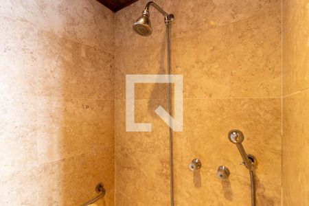 Apartamento à venda com 369m², 5 quartos e 3 vagasBanheiro da Suíte