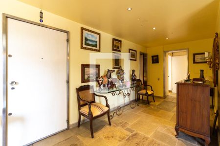 Apartamento à venda com 369m², 5 quartos e 3 vagasEntrada