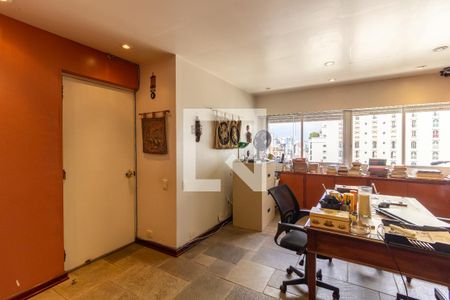 Apartamento à venda com 369m², 5 quartos e 3 vagasQuarto 2