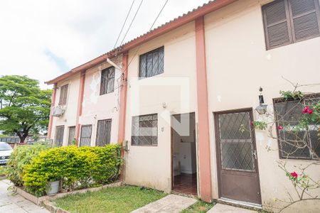 Casa de condomínio à venda com 40m², 1 quarto e 1 vaga Casa de condomínio à venda com 40m², 1 quarto e 1 vagaFachada