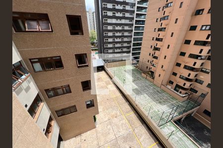 Apartamento à venda com 144m², 3 quartos e 2 vagasCozinha e Area de Serviço Vista