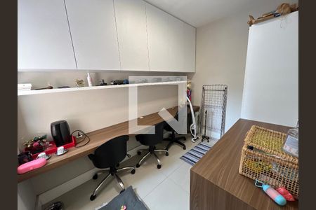 Apartamento à venda com 144m², 3 quartos e 2 vagasEscritório