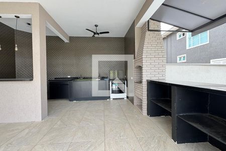 Casa de condomínio à venda com 250m², 4 quartos e sem vagaChurrasqueira