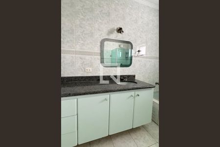 Casa de condomínio à venda com 250m², 4 quartos e sem vagaBanheiro da Suíte 1