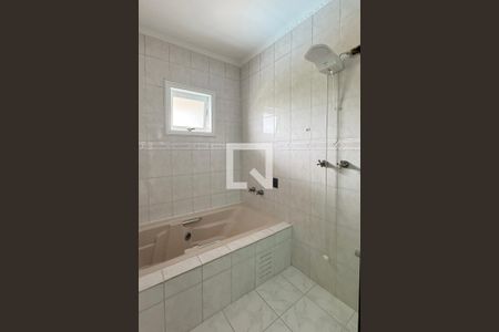 Casa de condomínio à venda com 250m², 4 quartos e sem vagaBanheiro da Suíte 2