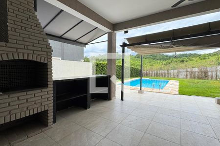 Casa de condomínio à venda com 250m², 4 quartos e sem vagaChurrasqueira