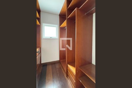 Casa de condomínio à venda com 250m², 4 quartos e sem vagaCloset da suíte 2