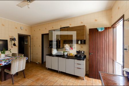 Casa à venda com 250m², 2 quartos e 2 vagasCozinha