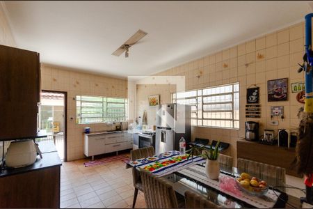 Casa à venda com 250m², 2 quartos e 2 vagasCozinha