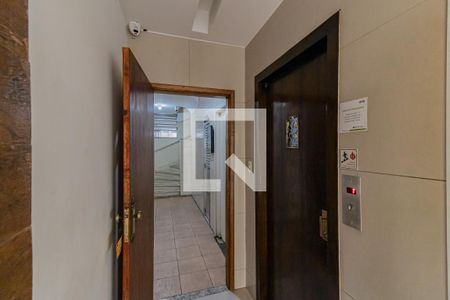 Apartamento para alugar com 75m², 1 quarto e sem vagaElevador