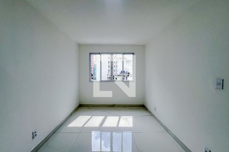 Sala/Quarto de kitnet/studio para alugar com 1 quarto, 36m² em Liberdade, São Paulo