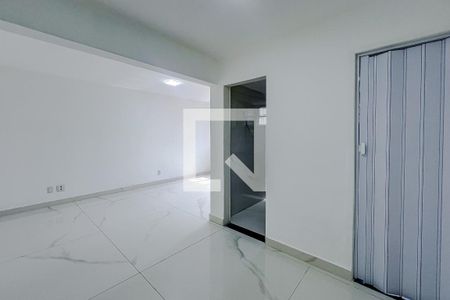 Sala/Quarto de kitnet/studio para alugar com 1 quarto, 36m² em Liberdade, São Paulo