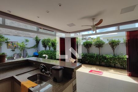 Casa de condomínio à venda com 300m², 4 quartos e 4 vagasÁrea gourmet