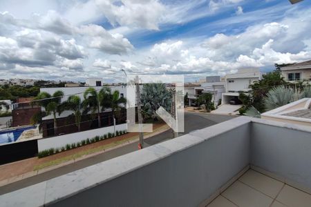 Casa de condomínio à venda com 300m², 4 quartos e 4 vagasVaranda Suíte 2