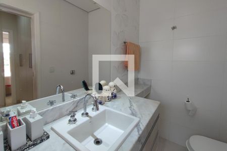 Casa de condomínio à venda com 300m², 4 quartos e 4 vagasBanheiro Suíte 2