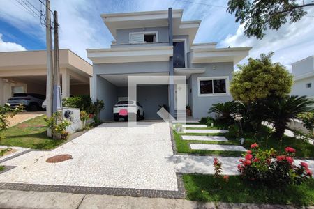 Casa de condomínio à venda com 300m², 4 quartos e 4 vagasFachada