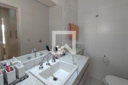 Casa de condomínio à venda com 300m², 4 quartos e 4 vagasBanheiro Suíte 2