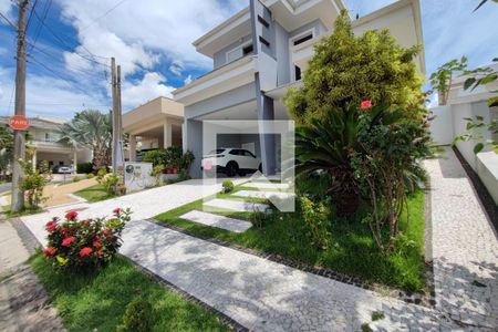 Casa de condomínio à venda com 300m², 4 quartos e 4 vagasFachada