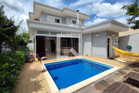 Casa de condomínio à venda com 300m², 4 quartos e 4 vagasQuintal - Piscina