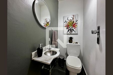 Banheiro de Serviço de casa à venda com 3 quartos, 90m² em Jardim Caravelas, São Paulo