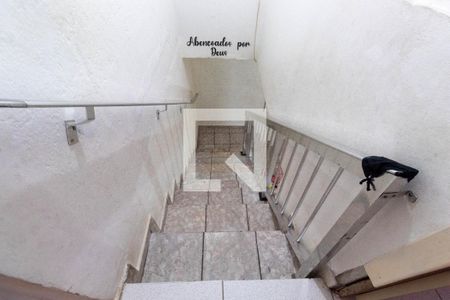 Casa para alugar com 150m², 2 quartos e sem vaga Casa para alugar com 150m², 2 quartos e sem vagaEscada