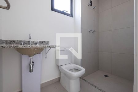 Banheiro de apartamento à venda com 1 quarto, 33m² em Pinheiros, São Paulo