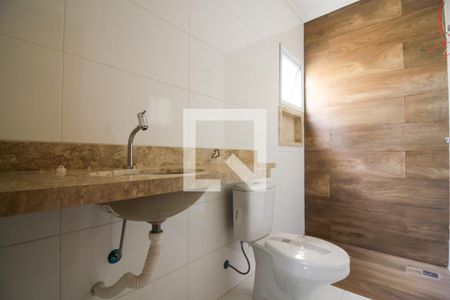 Casa à venda com 100m², 3 quartos e 2 vagas Casa à venda com 100m², 3 quartos e 2 vagasBanheiro Social