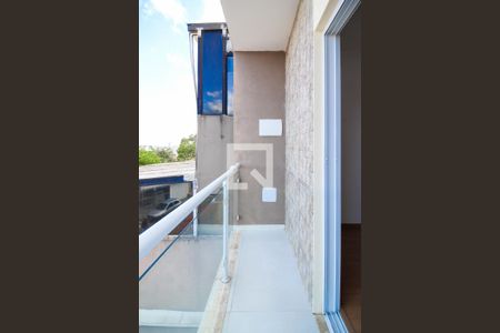 Casa à venda com 100m², 3 quartos e 2 vagas Casa à venda com 100m², 3 quartos e 2 vagasVaranda Quarto 1 - Suíte