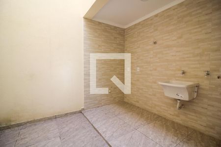 Casa à venda com 100m², 3 quartos e 2 vagas Casa à venda com 100m², 3 quartos e 2 vagasÁrea de Serviço