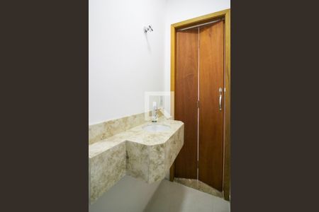 Casa à venda com 100m², 3 quartos e 2 vagas Casa à venda com 100m², 3 quartos e 2 vagasLavabo