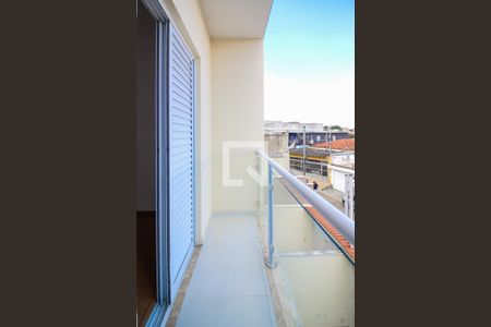 Casa à venda com 100m², 3 quartos e 2 vagas Casa à venda com 100m², 3 quartos e 2 vagasVaranda Quarto 1 - Suíte