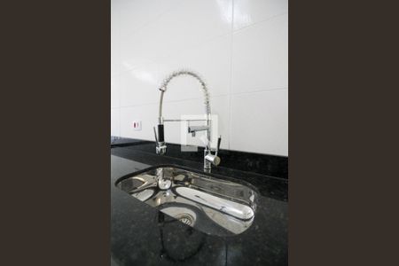 Casa à venda com 100m², 3 quartos e 2 vagas Casa à venda com 100m², 3 quartos e 2 vagasCozinha