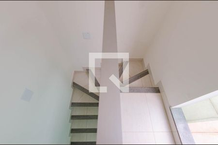 Apartamento para alugar com 130m², 2 quartos e 2 vagasEscada