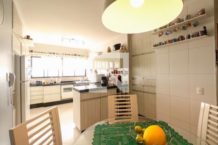 Apartamento à venda com 130m², 3 quartos e 2 vagasCozinha