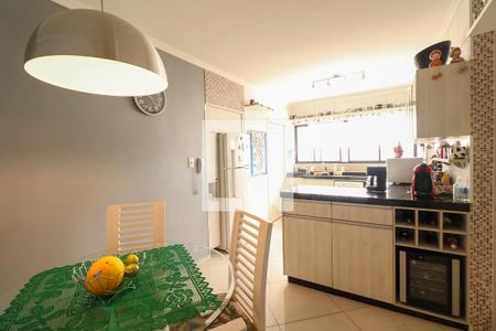 Apartamento à venda com 130m², 3 quartos e 2 vagasCozinha