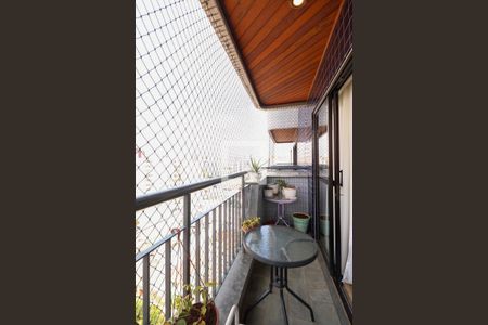 Apartamento à venda com 130m², 3 quartos e 2 vagasVaranda