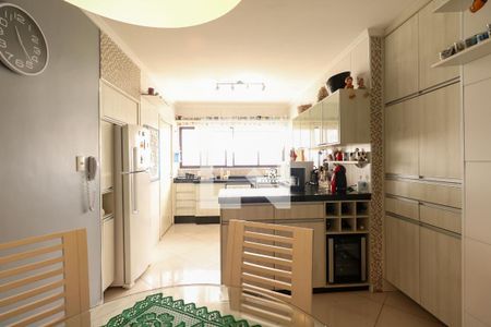 Apartamento à venda com 130m², 3 quartos e 2 vagasCozinha