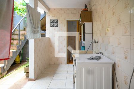 Casa à venda com 217m², 2 quartos e 2 vagas Casa à venda com 217m², 2 quartos e 2 vagasÁrea de Serviço